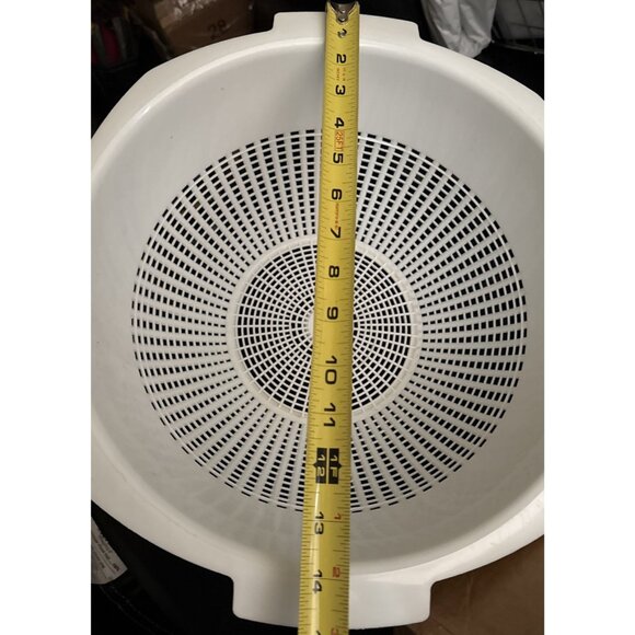 Vintage XL Pasta Colander Strainer Discontinued Square Round White Plastic 15x13 - Picture 6 of 8